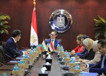 وزير الاستثمار والتجارة الخارجية يلتقي سفير بلغاريا بالقاهرة لبحث سبل تعزيز العلاقات الاقتصادية بين البلدين