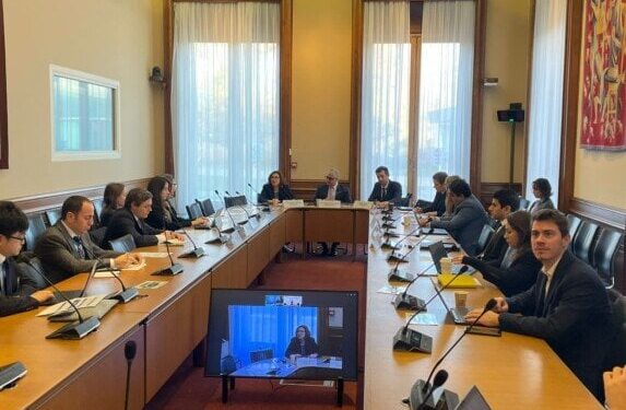 رئيس اقتصادية قناة السويس يستعرض الفرص الاستثمارية أمام منظمة التعاون الاقتصادي والتنمية