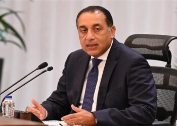 رئيس الوزراء يُتابع جهود اللجنة الطبية العليا والاستغاثات بمجلس الوزراء خلال شهر أكتوبر الماضي