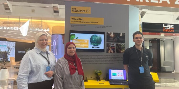 جامعة مصر للمعلوماتية تشارك بمسابقة دولية بدبي بمشروع للإنذار المبكر من سوس النخيل