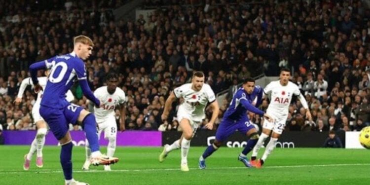 موعد مباراة توتنهام وتشيلسي الليلة في الدوري الإنجليزي