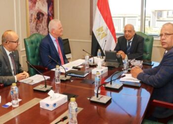 وزير الكهرباء يبحث مع تحالف “رينيرجي جروب بارتنرز” مشروع متكامل للطاقات المتجددة