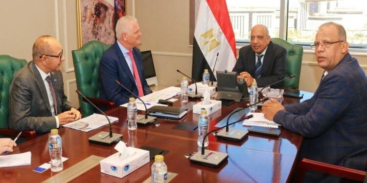 وزير الكهرباء يبحث مع تحالف “رينيرجي جروب بارتنرز” مشروع متكامل للطاقات المتجددة