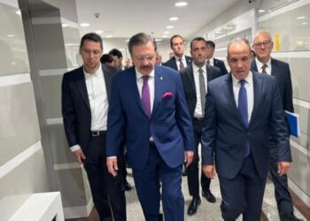 وزير الخارجية يزور مقر اتحاد الغرف والبورصات التركية (TOBB) في أنقرة