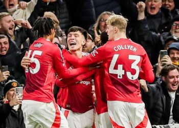 مانشستر يونايتد يتحدي كريستال بالاس فى مواجهة صعبة بالدورى الإنجليزي