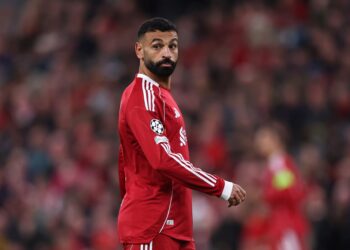 غضب محمد صلاح يهز ليفربول.. أزمة تتصاعد واستبعاد من الأبطال بعد تصريحات نارية