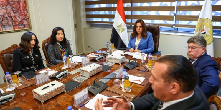 وزيرة التنمية المحلية تشهد مراسم التوقيع على خطة مشروع تعزيز القدرة على الصمود في مواجهة مخاطر المناخ بالمدن الحضرية