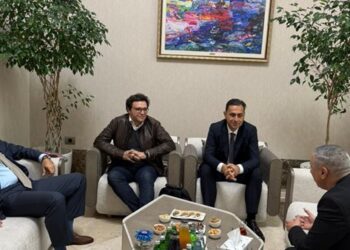 وزير الثقافة يصل إلى أذربيجان للمشاركة في أسبوع باكو للإبداع