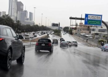 السعودية ترفع الإنذار الأحمر .. أمطار وصواعق رعدية وضباب تضرب الرياض