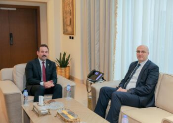 رئيس جهاز مستقبل مصر يجتمع بالرئيس التنفيذي لـ«تنظيم الاتصالات» لبحث دعم البنية التحتية الذكية للمشروعات التنموية