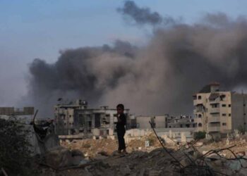 طيران الاحتلال يستهدف شرق خان يونس وحي الزيتون والشجاعية