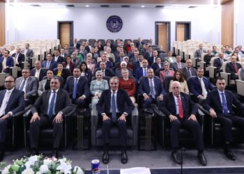 وزير الاتصالات يلتقى بملحقى الدفاع المرشحين للعمل بالسفارات المصرية بالخارج