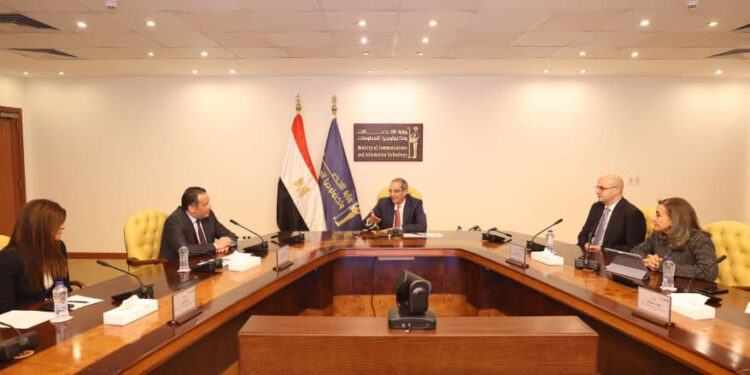 وزارة الاتصالات وأورنچ مصر توقعان مذكرة تفاهم لتعزيز خدمات التشخيص عن بُعد في القرى والمناطق الحدودية