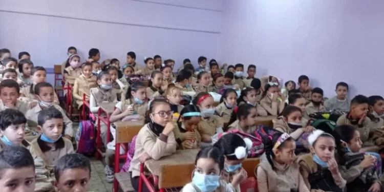 مستشار الرئيس يحذر: الطالب إللى يصاب بالبرد يقعد فى البيت