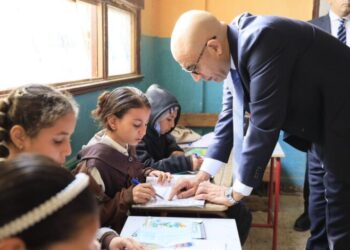 وزير التربية والتعليم يفاجئ مدارس البدرشين والصف بالجيزة لمتابعة انضباط سير العملية التعليمية