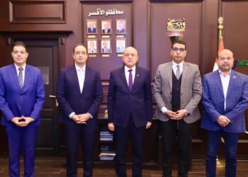 محافظ الأقصر يستقبل مدير صندوق مكافحة الإدمان ويدشنان مبادرة لتكثيف الجهود لرفع الوعي