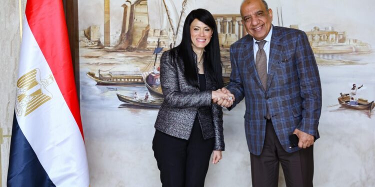 رانيا المشاط: التنسيق مع شركاء التنمية ركيزة أساسية لتعزيز قدرات قطاع الكهرباء والطاقة المتجددة