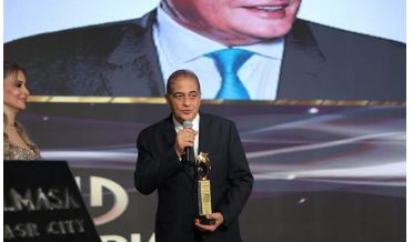 تكريم الإعلامي أسامة كمال كأفضل إعلامي في مصر والوطن العربي لعام 2025