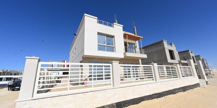 وزير الإسكان يتفقد مشروعي M8 by the lake وبوغاز توصيل المياه لبحيرة نيو مارينا