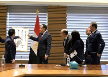 رئيس الوزراء يلتقي المدير العام لمنظمة الأغذية والزراعة للأمم المتحدة