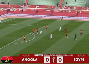 منتخب مصر يتعادل أمام أنجولا ويتصدر مجموعته بأمم أفريقيا