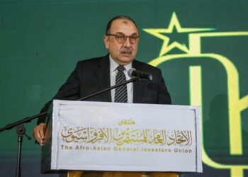 وزير قطاع الأعمال العام يستعرض فرصًا استثمارية واعدة في مختلف القطاعات التابعة