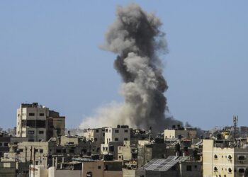 قصف مدفعي إسرائيلي وإطلاق نار كثيف شرق غزة