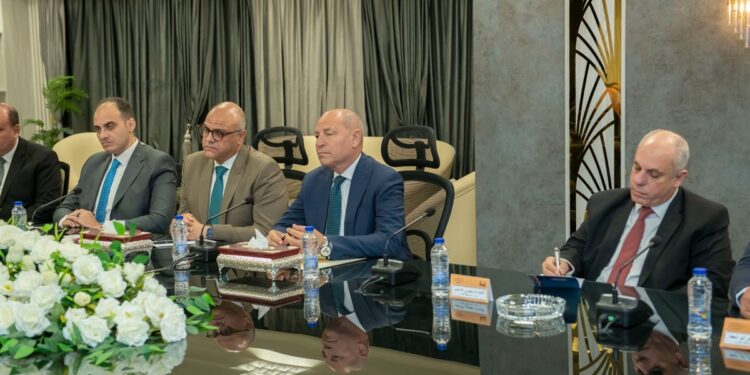 وزير الإنتاج الحربي يستقبل محافظيّ القاهرة والقليوبية لبحث سبل تعزيز التعاون المشترك