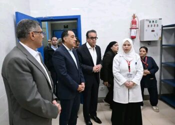 رئيس الوزراء يتفقد وحدة طب الأسرة بقرية “الودي”