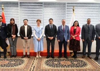 وزير الشباب والرياضة يبحث مع وفد معمل لندن مستجدات اعتماد المعمل المصري للمنشطات