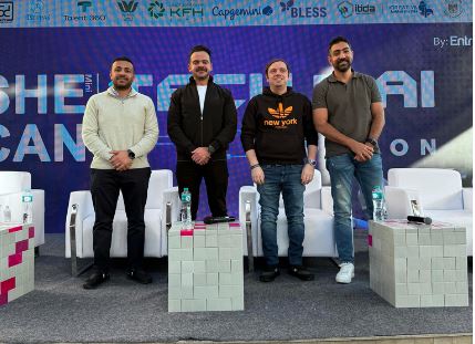 خلال جلسة نقاشية ضمن فعاليات قمة “SHE CAN TECH & AI Edition”