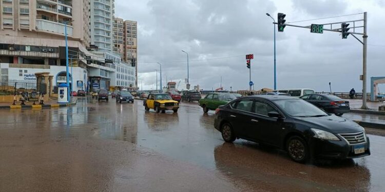 حقيقة توقف الدراسة غدًا في القاهرة والجيزة بسبب الأمطار