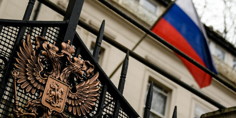 وزارة الخارجية الروسية تنفي إخلاء سفارتها في فنزويلا