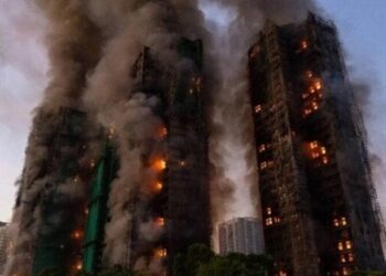 ارتفاع أعداد ضحايا حريق المجمع السكني في هونج كونج إلى 159 .. واعتقال 6 أشخاص