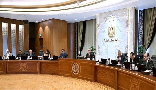 رئيس الوزراء لمجتمع رجال الأعمال والمستثمرين: ضاعفوا استثماراتكم المناخ جاذب والفرص واسعة وواعدة