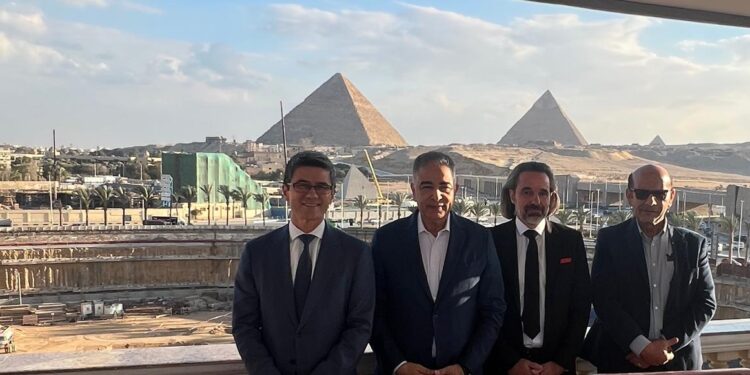 رئيس أبوظبي للسياحة: استثمارات مشروع فندق الأهرامات مرشحة للارتفاع إلى 170 مليون دولار