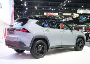 تويوتا تكشف النقاب عن ياريس كروس الجديدة.. وهذا سعرها عالميًا