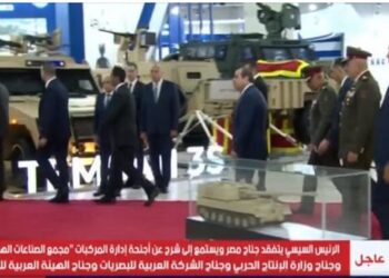 الرئيس السيسي يتفقد جناح مصر بمعرض «إيديكس 2025»