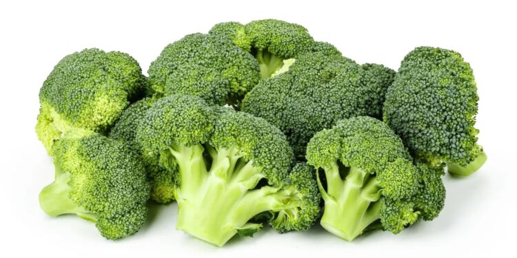 ماذا يحدث لجسمك عند تناول البروكلي؟