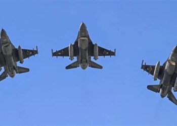 الولايات المتحدة ترسل 4 طائرات حربية إلى أجواء فنزويلا