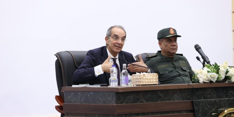 وزارة الاتصالات والأكاديمية العسكرية المصرية.. شراكة لإعداد جيل رقمي قادر على المنافسة عالميًا