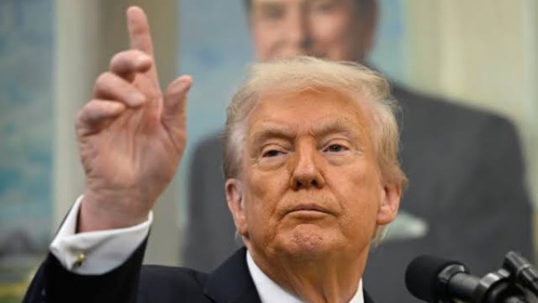 ترامب يعلن: الجيش الأمريكي سيبدأ بشن غارات على الأراضي الفنزويلية