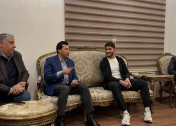 وزير الشباب والرياضة يستقبل البطل العالمي مصطفى حسين بعد إنهاء أزمة محاولة تجنيسه