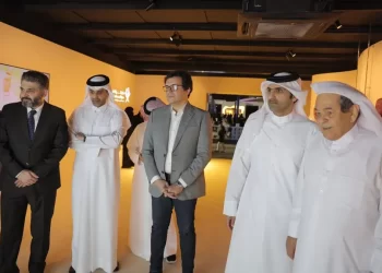 وزير الثقافة يبحث تعزيز التعاون الثقافي مع هيئة متاحف قطر ويشارك في احتفالات اليوم الوطني