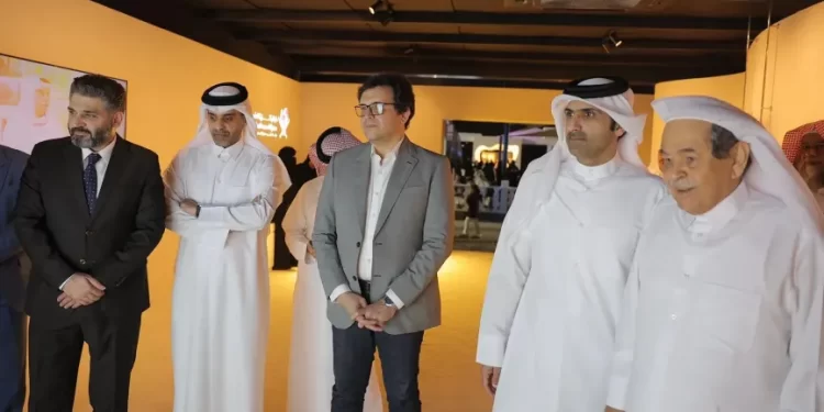 وزير الثقافة يبحث تعزيز التعاون الثقافي مع هيئة متاحف قطر ويشارك في احتفالات اليوم الوطني