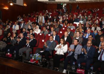 وزيرتا التخطيط والتنمية ومحافظ قنا يشهدون احتفالية بقصر الثقافة