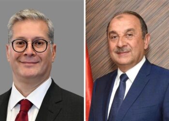 وزيرا قطاع الأعمال والبترول يبحثان تعظيم الاستفادة من الثروات التعدينية ودعم مشروعات الأسمدة والغزل والنسيج