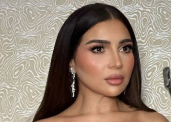 مي عز الدين تخطف الأنظار في إطلالة كاجوال