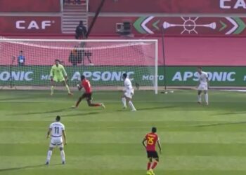 منتخب الفراعنة يتعادل مع أنجولا سلبيًا فى الشوط الأول