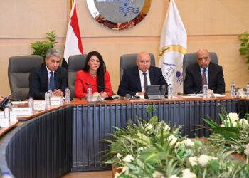 نائب رئيس مجلس الوزراء للتنمية الصناعية يترأس الاجتماع الـ35 للمجموعة الوزارية ويُقرّ حزمة قرارات لدعم الصناعة المحلية وتعزيز الاستثمارات